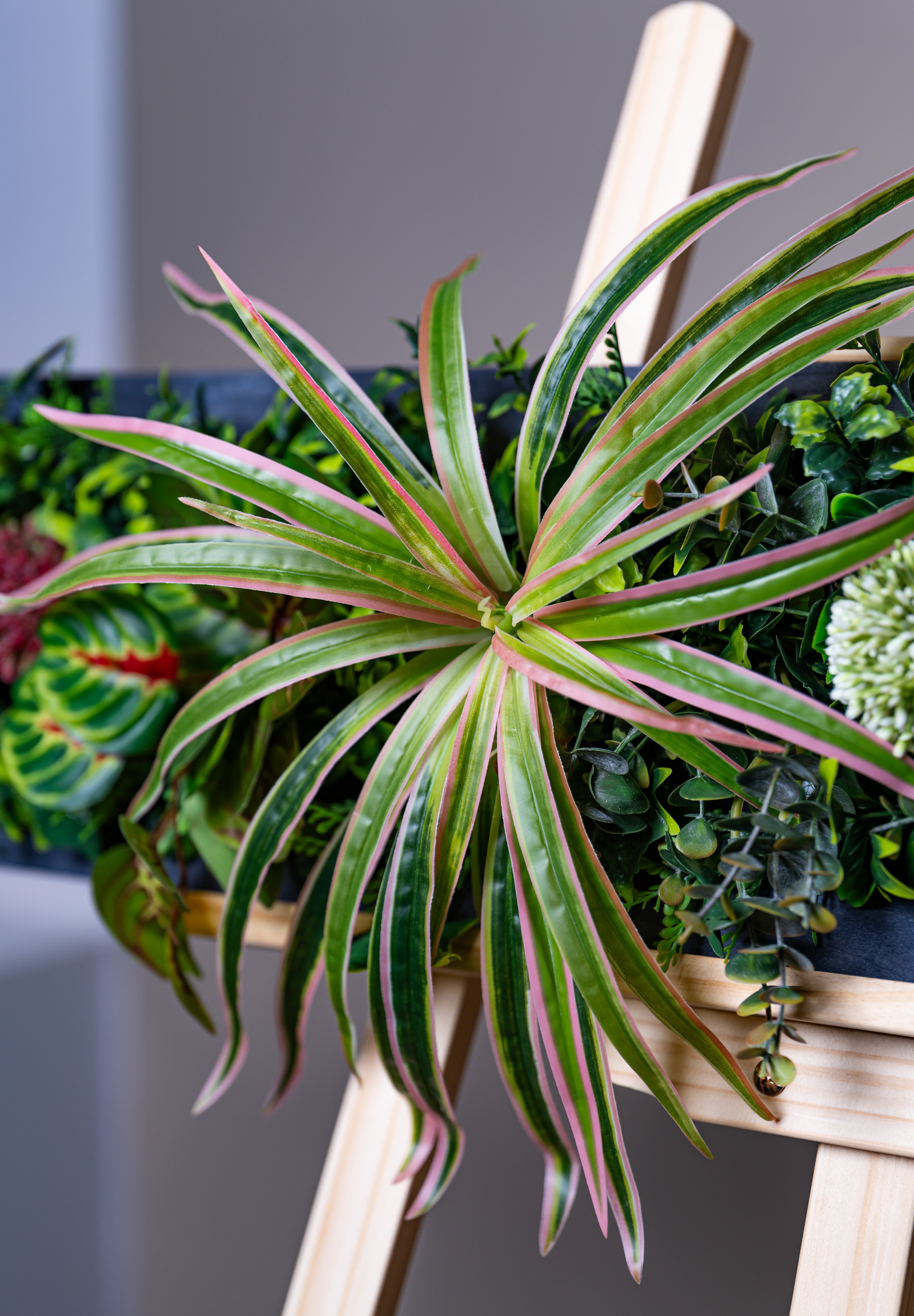 Plant Frame „Borneo“ - Künstliches Pflanzenbild im Jungle-Design aus Realtouch-Kunstpflanzen