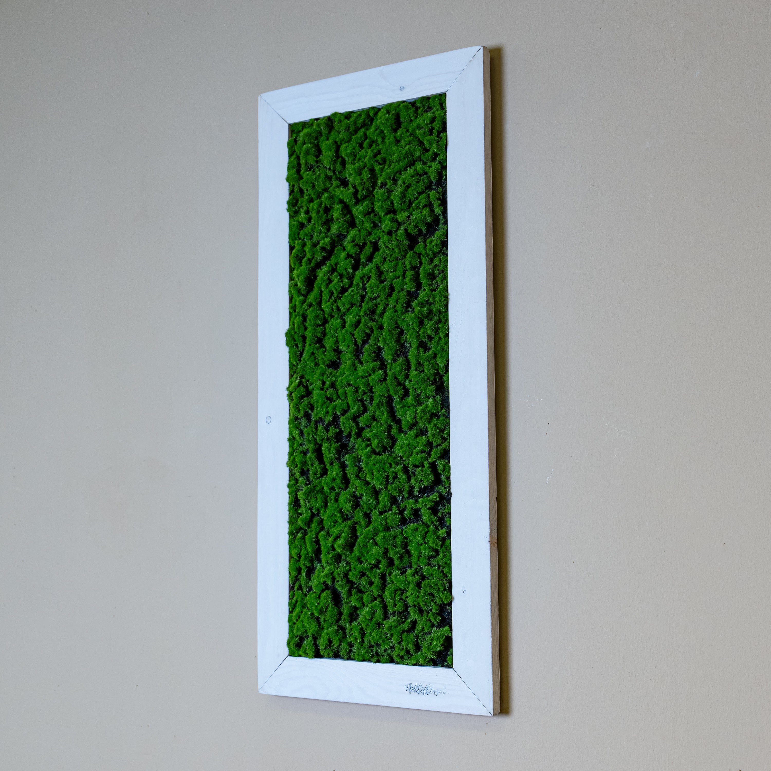 künstl. Moosbild in weißen Holzrahmen