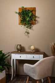 Plant Frame "Vinca" - Künstliches Pflanzenbild mit Efeu und Rankpflanzen im Holzrahmen, inspiriert vom europäischen Naturstil